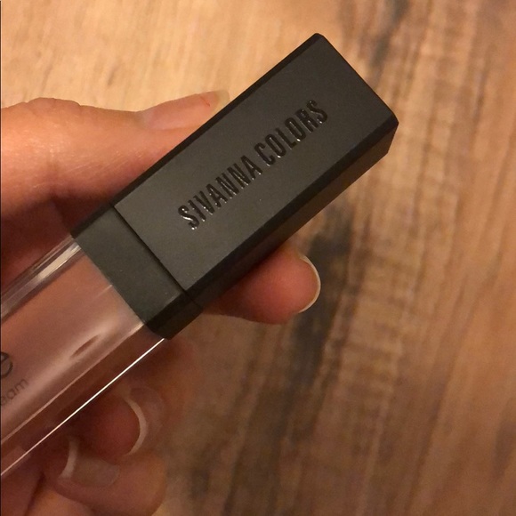 2 Sivanna Colors Matte Lipstick for $19 - Picture 4 of 6